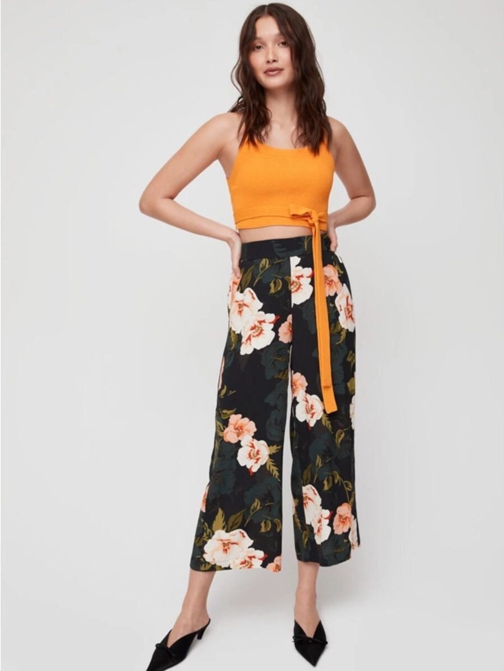 NWOT Aritzia Wilfred Faun Pants Floral Wide Leg Cropped Size Large